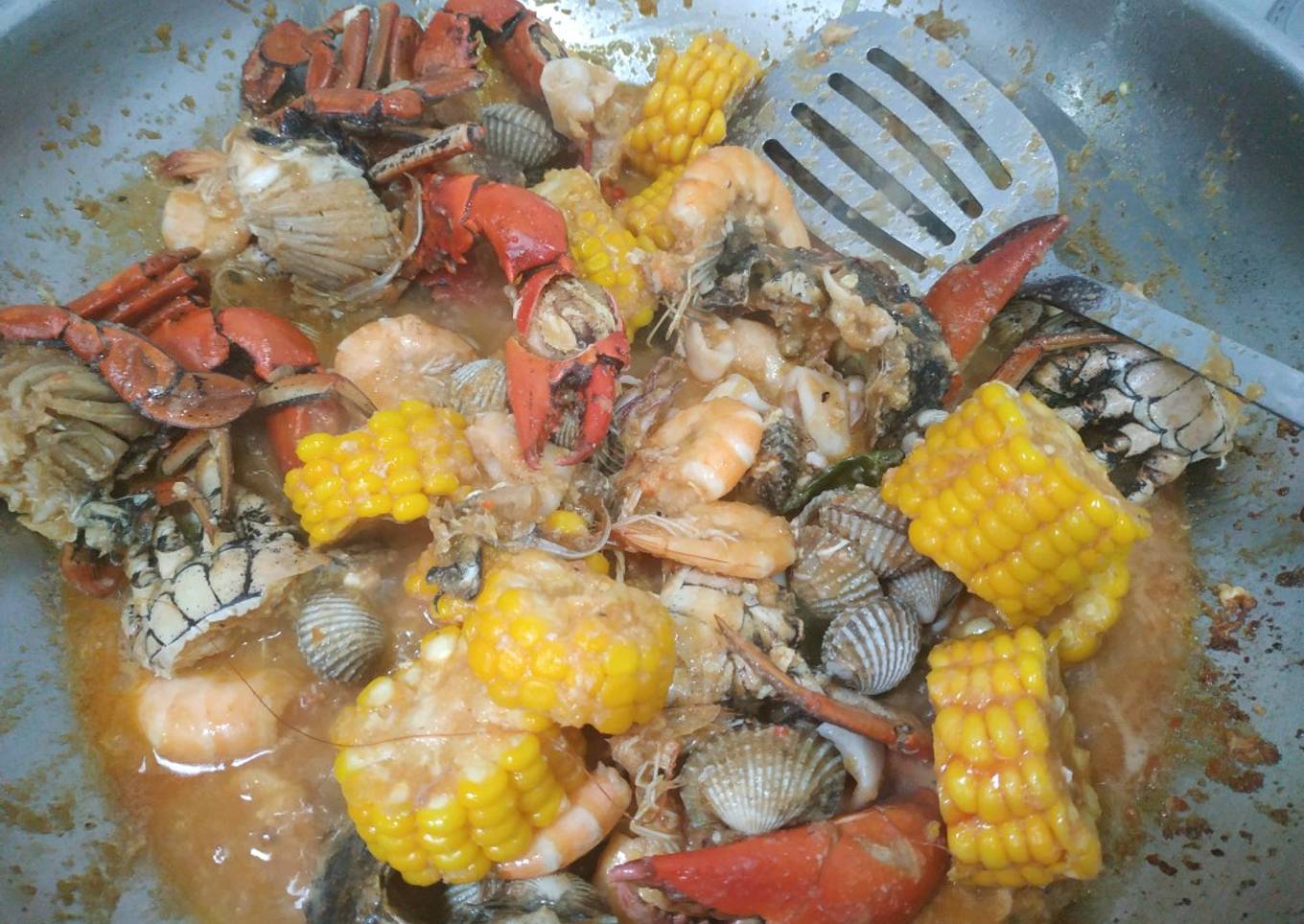 Seafood asam manis special untuk seluruh keluarga