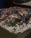 Torta con merengue y rocklets