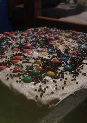 Una foto de Torta con merengue y rocklets