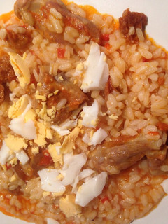 Una foto de Arroz con chorizo y costilla