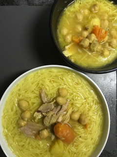 Una foto de Sopa de fideos de restos del cocido