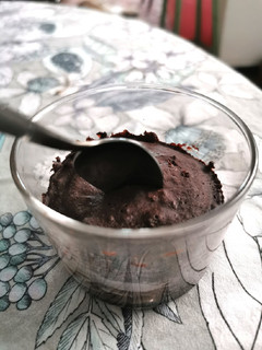 Una foto de Brownie de harina de centeno en el microondas