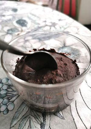 Una foto de Brownie de harina de centeno en el microondas