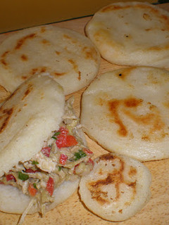 Una foto de Arepas reina pepiada