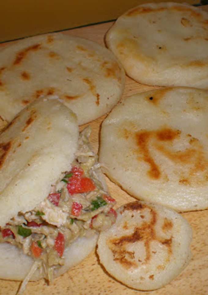 Una foto de Arepas reina pepiada