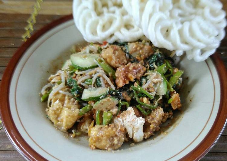 Rahasia Bikin Rujak Petis Anti Gagal