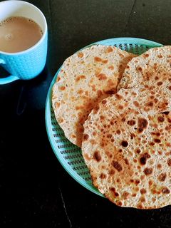 पौष्टिक खाकरा (Khakhra recipe in marathi) रेसिपी चे मुख्य फोटो 