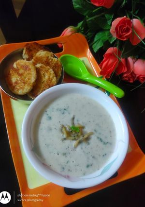 A picture of Cauliflower Creamy Soup.