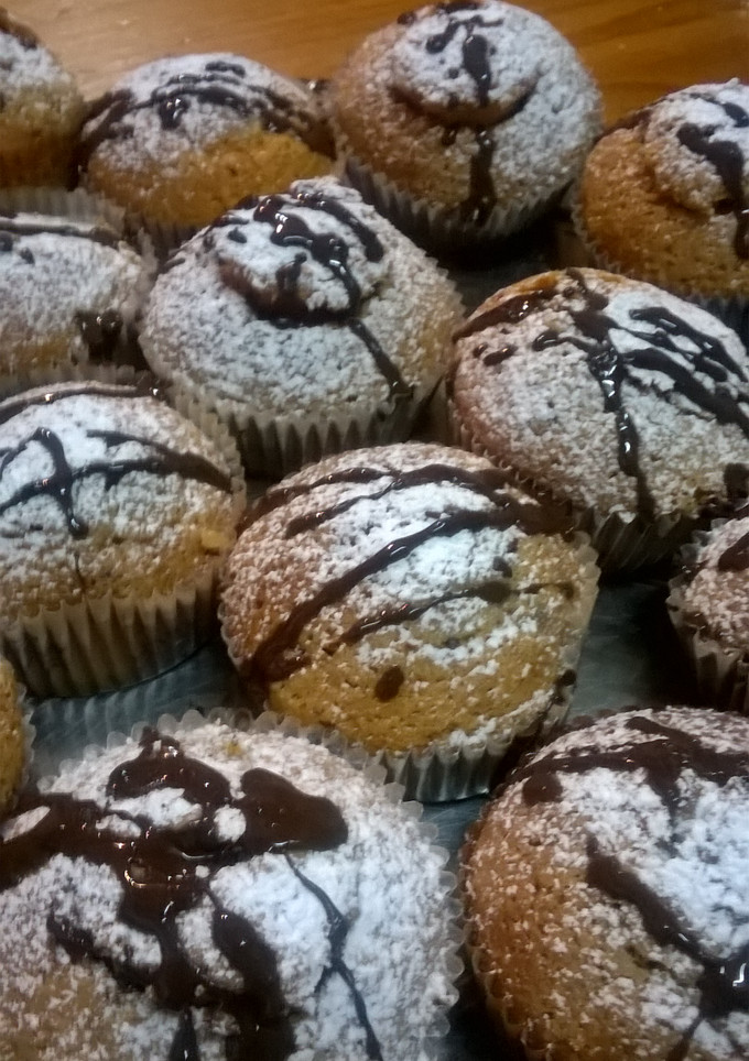 Una foto de Muffins de banana y flan de dulce de leche
