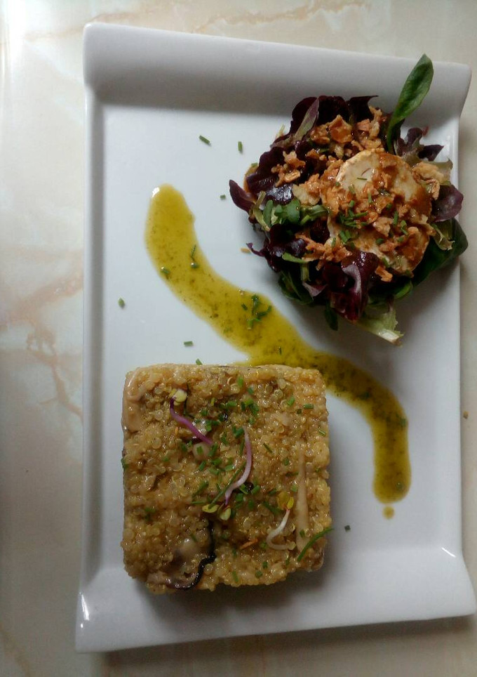 Una foto de Risotto de quinoa con boletus