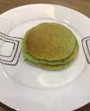 Pancake cải kale, yến mạch, hạt lanh lót táo 🍎 và lê 🍐