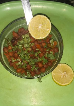A picture of Tomato and gram sprouts chat.