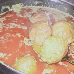 A picture of Punjabi style meatball curry.