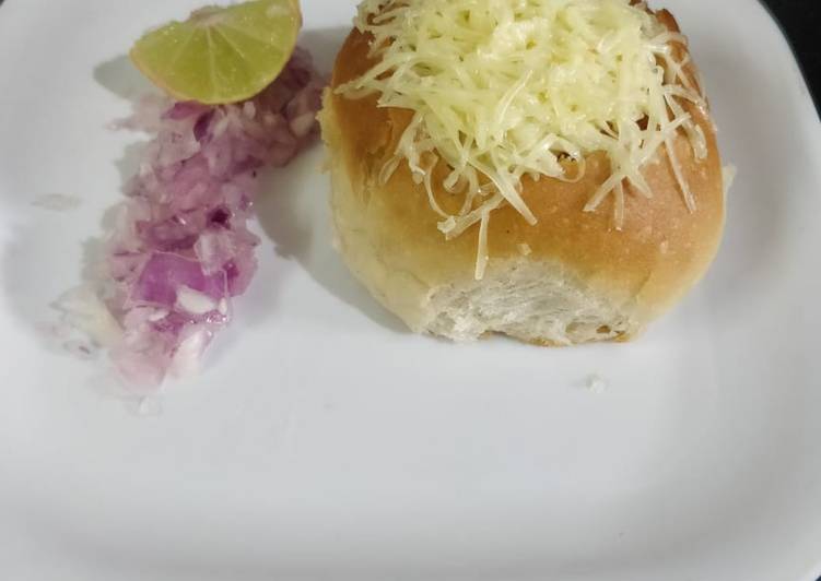 Recipe of Super Quick Homemade Stuff cheese bhaji pav