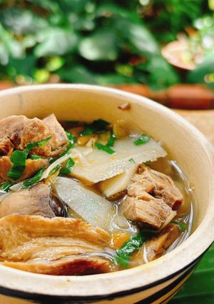 Hình của món Canh măng củ muối nấu nấm.