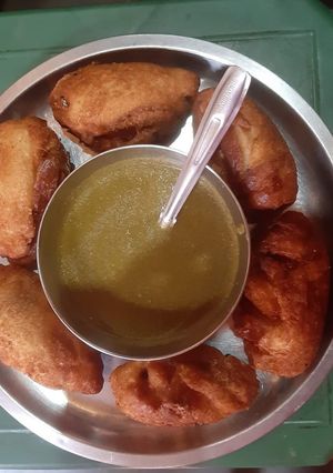 A picture of Green chutney.