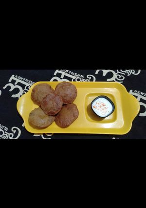 बाजरीची खमंग पुरी (Bajrichi Puri Recipe In Marathi) रेसिपी चे मुख्य फोटो 