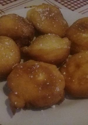 Una foto de Buñuelitos esponjosos 🤑 Yaqui💘