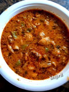 मशरुम मसाला (mushroom masala recipe in marathi) रेसिपी चे मुख्य फोटो