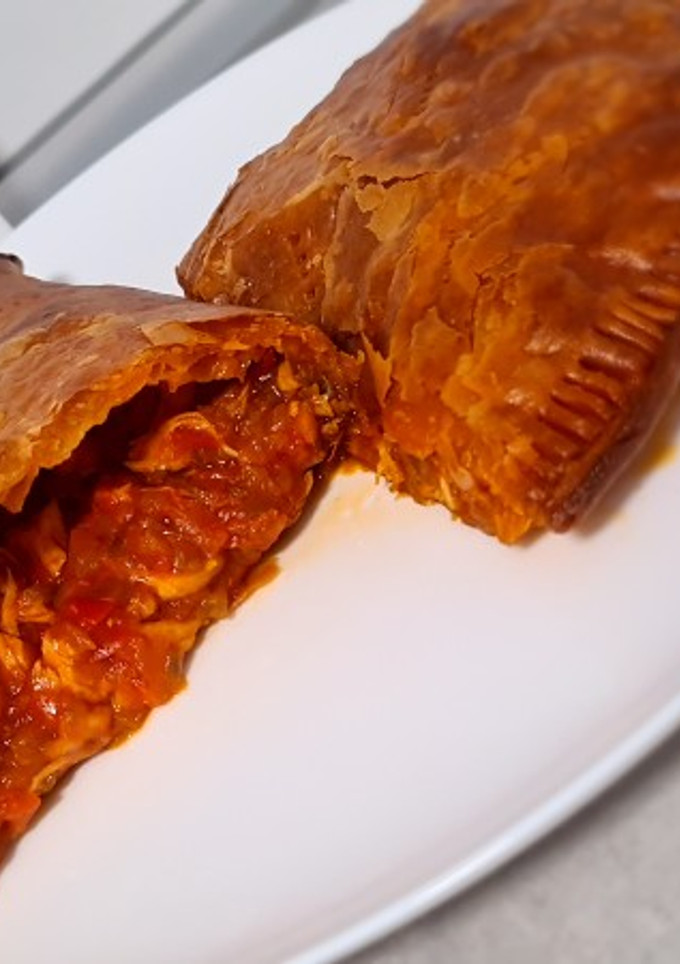 Una foto de Empanadilla gigante de pollo sin gluten