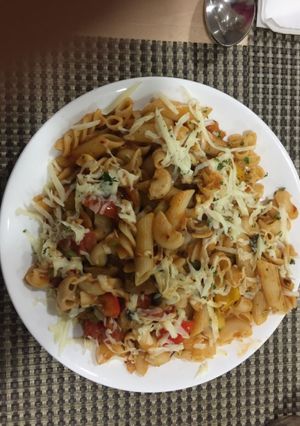 A picture of Pasta in red sauce.