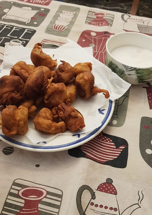 Una foto de Papuecas con azúcar y miel