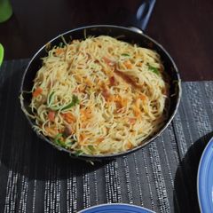 A picture of Stir fried pasta.