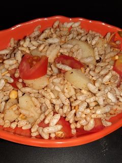 आलू मूरी (Aloo Muri recipe in hindi) रेसिपी मुख्य फोटो