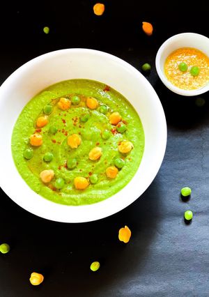 A picture of Spinach Hummus.