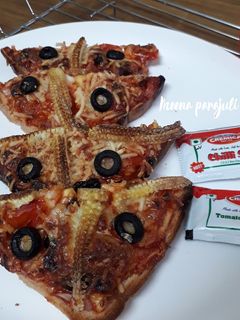 ब्रेड स्पाइसी चीज़ पिज़्ज़ा (Bread spicy cheese pizza recipe in Hindi) रेसिपी मुख्य फोटो