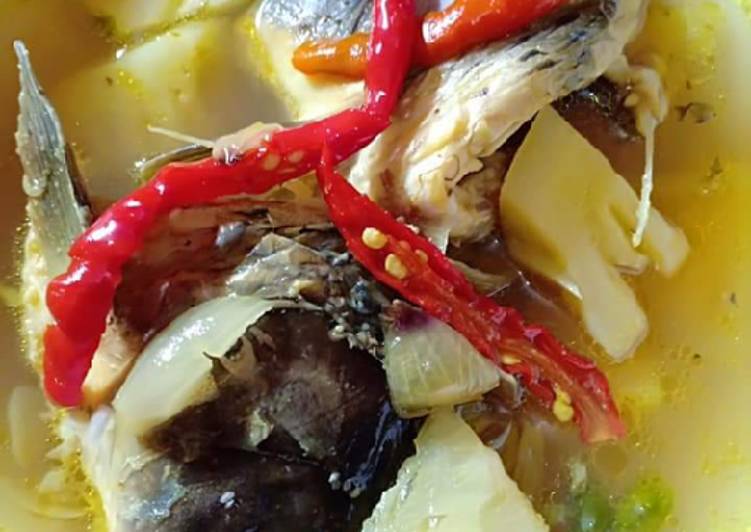 Proses meracik Pindang ikan emas💕 yang enak