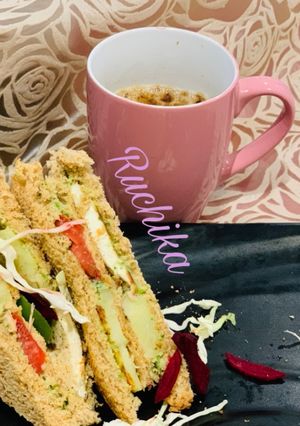 A picture of Vegetable Sandwich with Avocado cream.