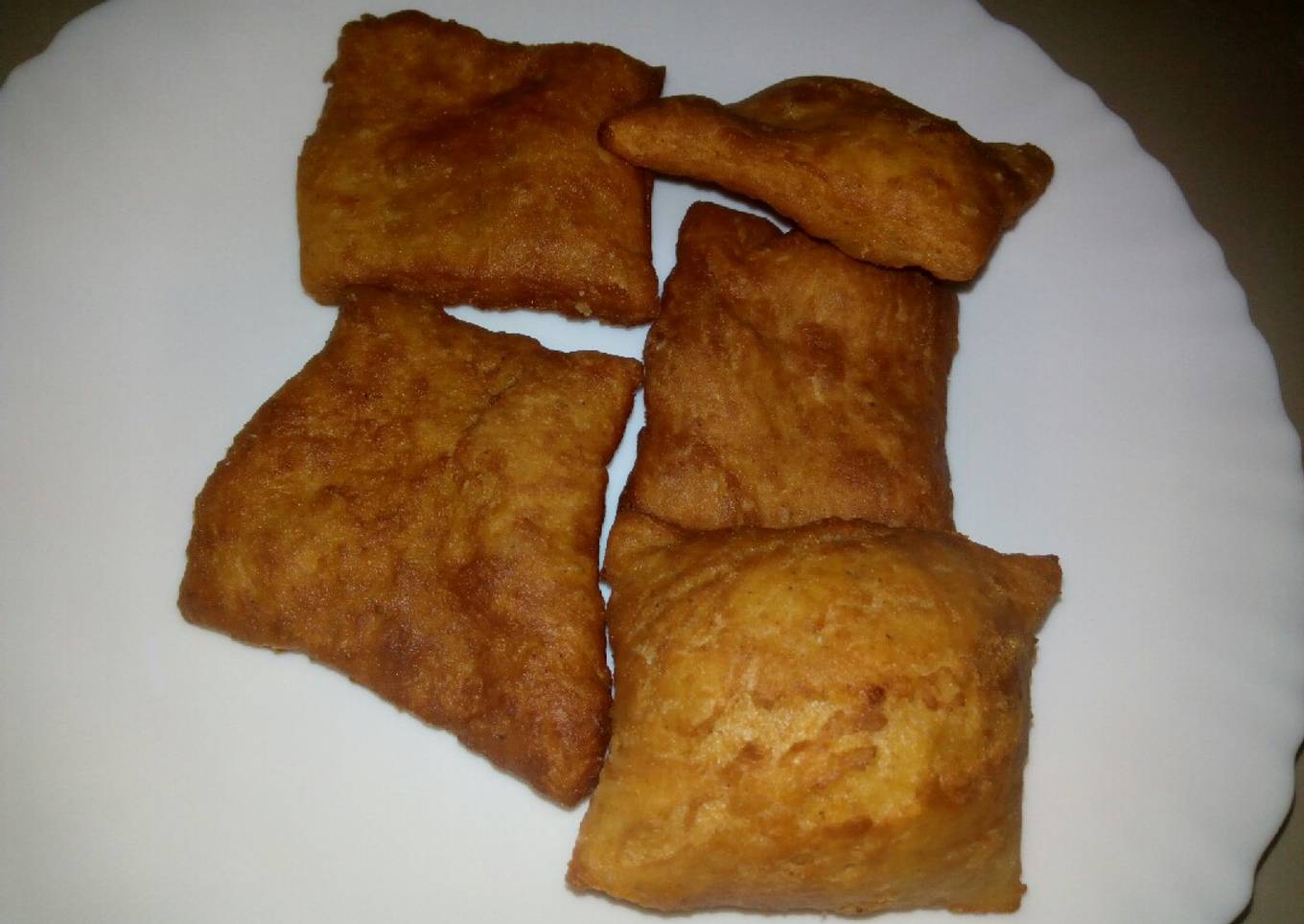 Coconut cinnamon bites (mandazi)