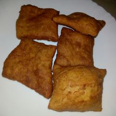 A picture of Coconut cinnamon bites (mandazi).