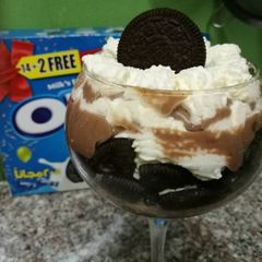 A picture of Oreo cheese dessert.