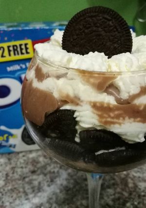 A picture of Oreo cheese dessert.