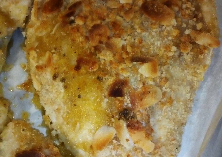 Filetti di orata panati, con pangrattato, mandorle al profumo di arancia