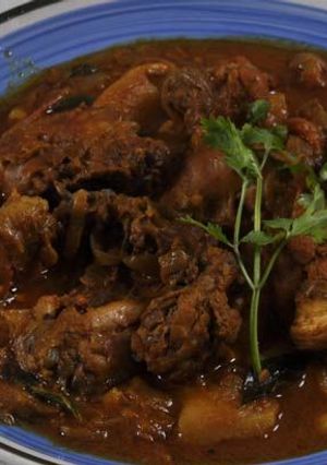A picture of Chicken Chilli Curry.