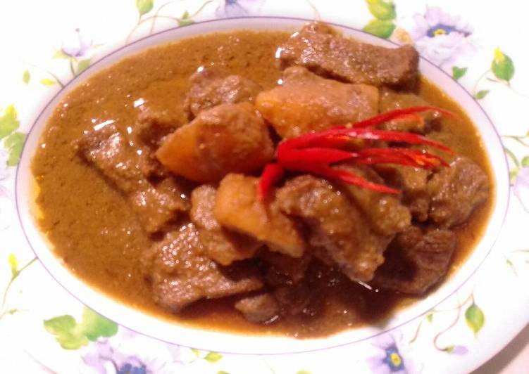 Daging sapi bumbu lapis