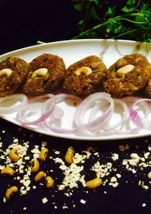 A picture of Leftover lobiya and oats kabab.