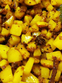 உருளைக்கிழங்கு வருவல்(potato fry recipe in tamil) செய்முறை முக்கிய புகைப்படம்