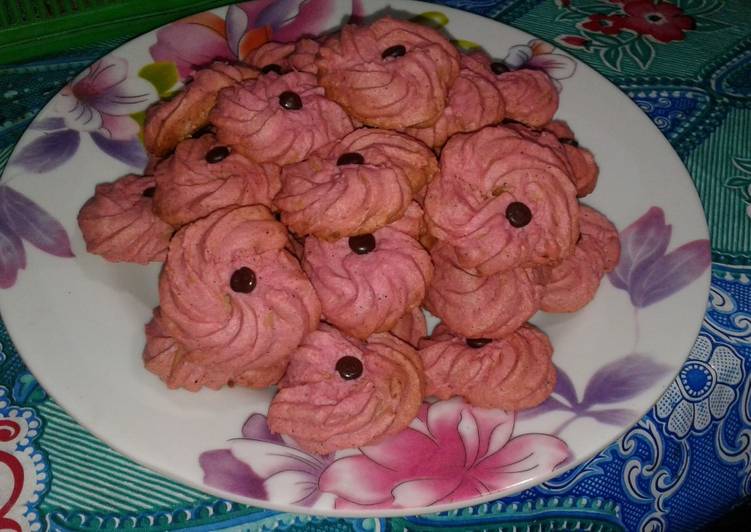 Resep Dragon fruit cookies oleh Rochani Cookpad