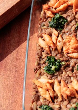 Una foto de Harra usbau. Lentejas frías con fideos. Receta siria