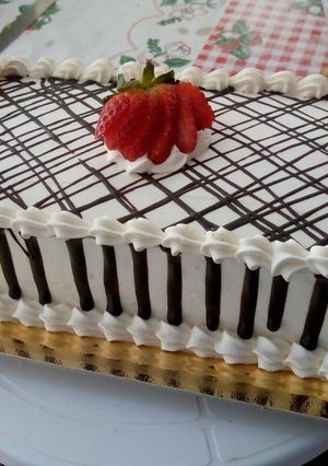 Una foto de Torta rectangular para toda ocasión 🥳
