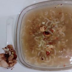 A picture of Maggi soup with roasted nuts and chicken 😋😋😋😋.