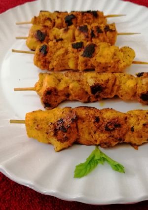 A picture of Chicken tandoori tikka boti in frying pan.