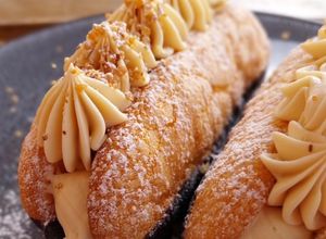Una foto de Bizcochos de soletilla rellenos de ganache de caramelo salado (sin gluten)