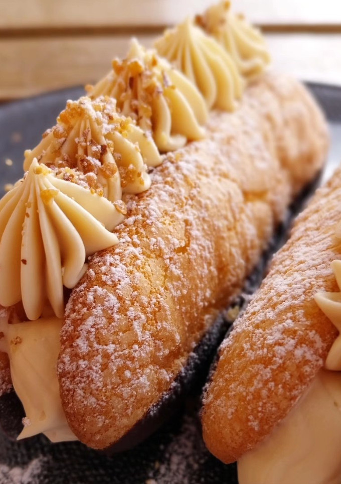 Una foto de Bizcochos de soletilla rellenos de ganache de caramelo salado (sin gluten)