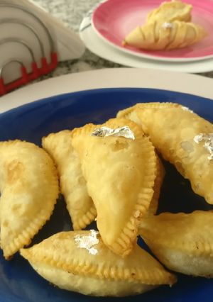 A picture of Sweet crispy Gujhiya.
