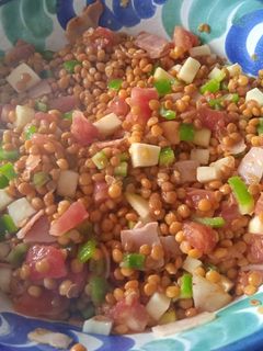 Una foto de Ensalada de lentejas con bacon y vinagreta de mostaza